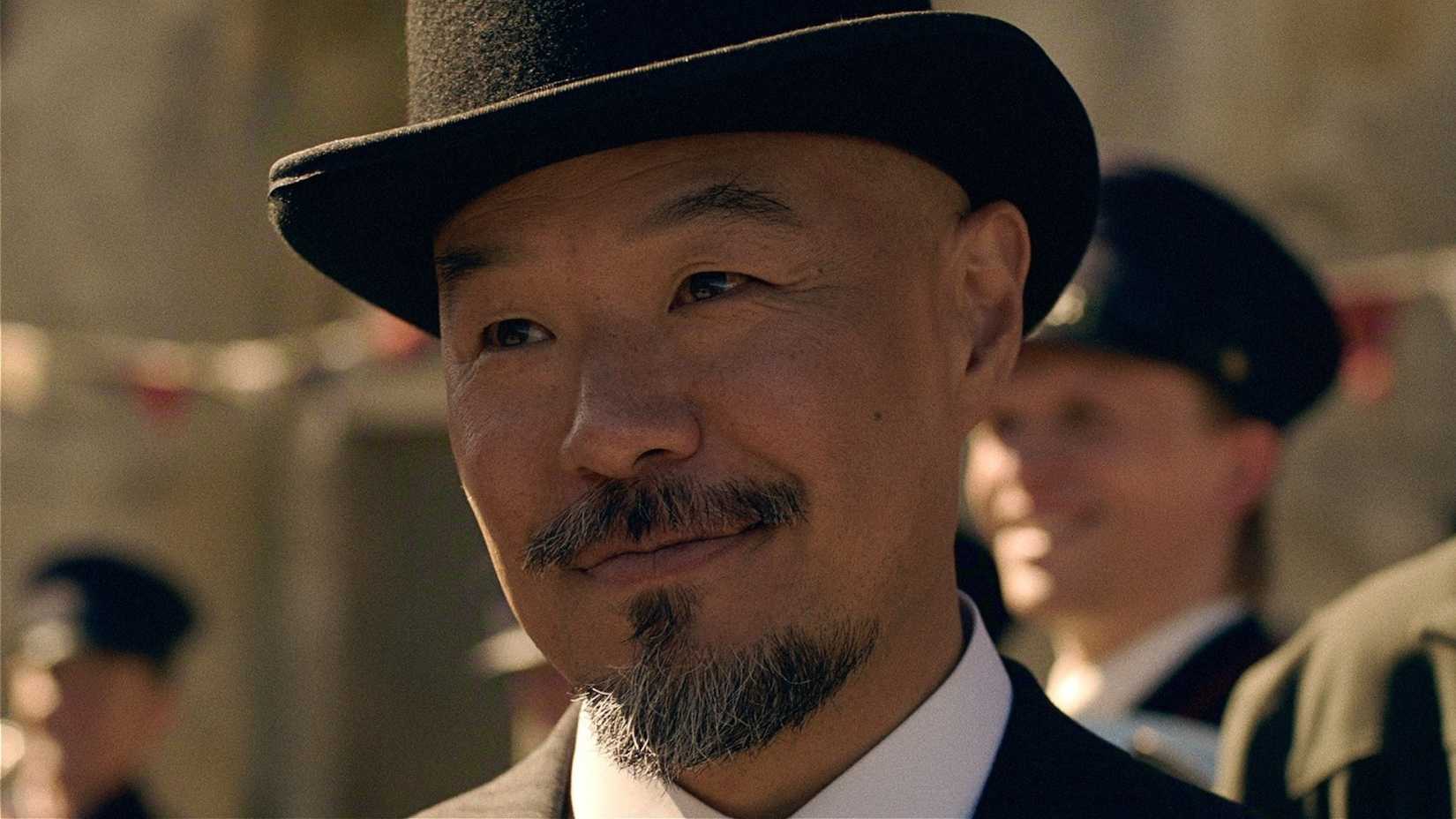 Hoon Lee as Lee in East of Eden