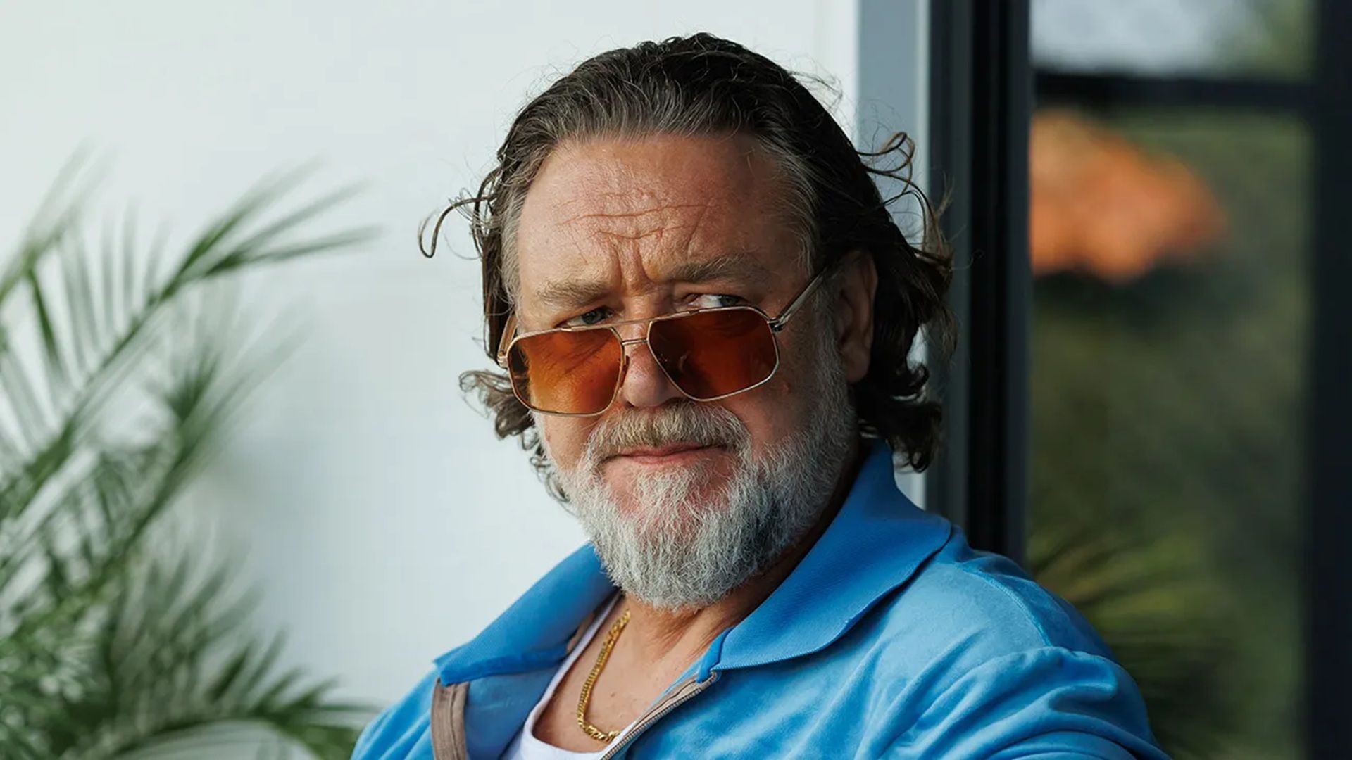 Russell Crowe Goes Full Liam Neeson in New Action Thriller That ...