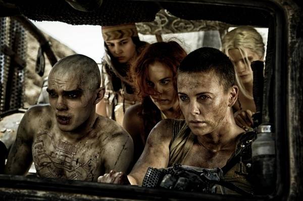 Morsov Tom Hardy Clashes with Mutants in 5 Mad Max: Fury Road Photos