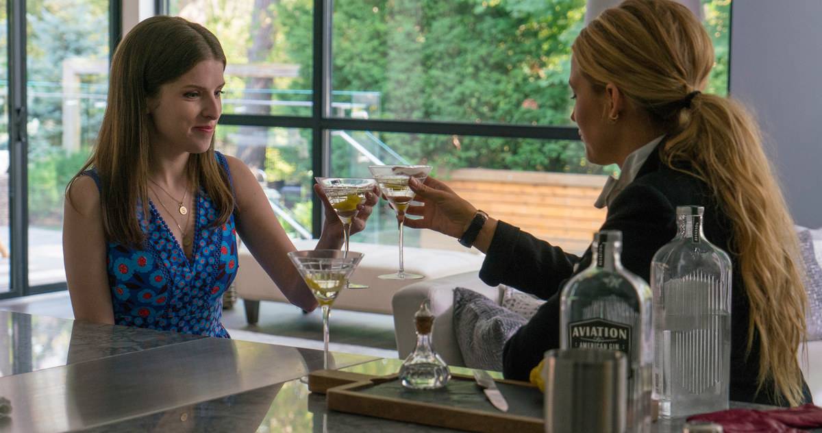 A Simple Favor Trailer Pulls Anna Kendrick & Blake Lively Into a Mystery