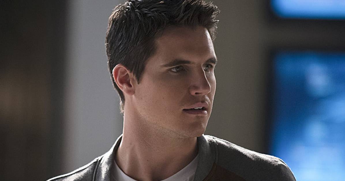The Flash Featurette Teases the Return of Firestorm