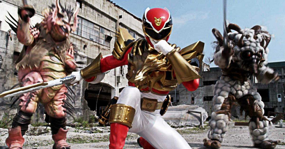 Red Ranger Vs Putty Patrollers in New Power Rangers Set Photos