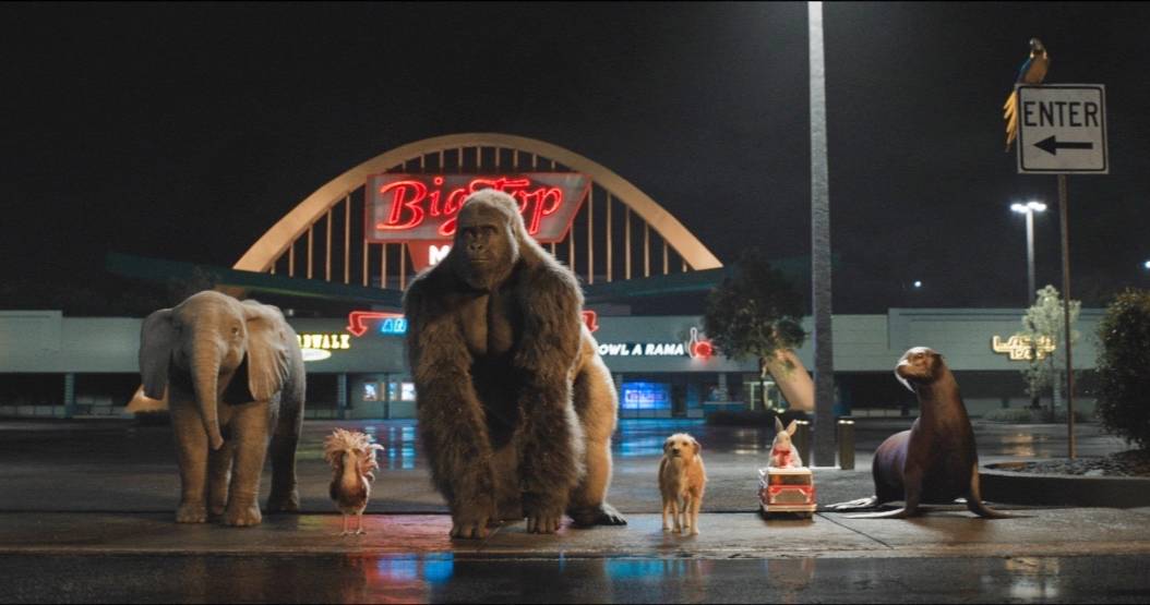 The One and Only Ivan Trailer Brings One Very Special Gorilla to ...