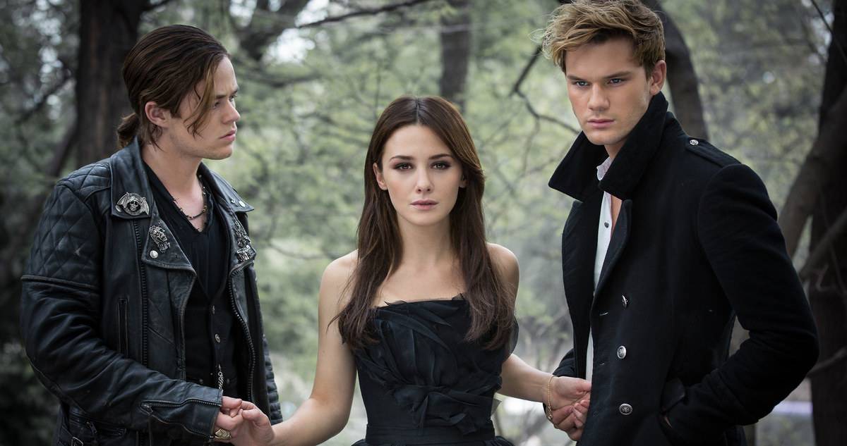 Fallen Trailer Brings the YA Fantasy Books to Life