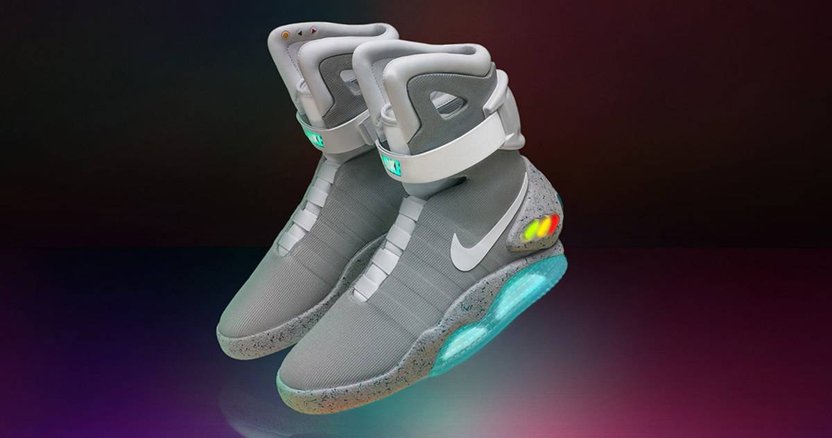 Self lacing shoes Nike main image 3