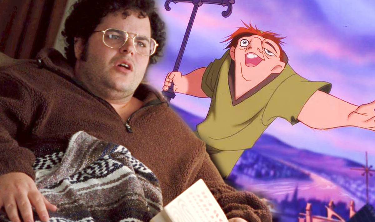 Qul ayolning hidli oyoqlarini hidlaydi