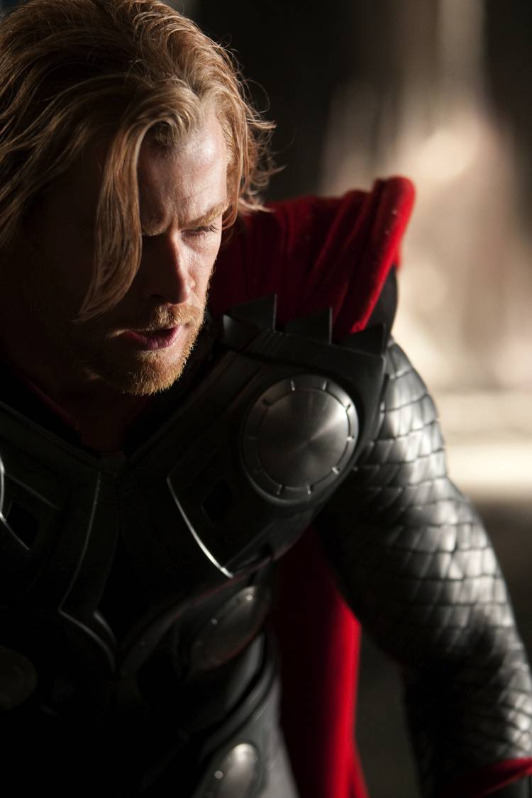 First Official Image of Chris Hemsworth as Thor!