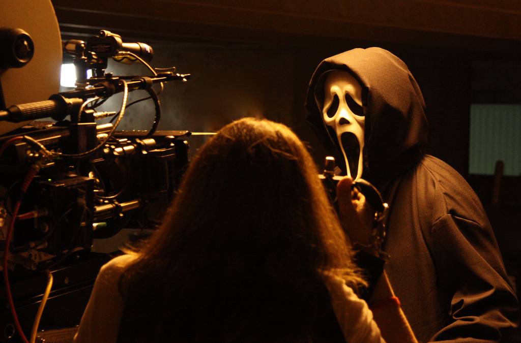 Scream 4's Ghostface Revealed!