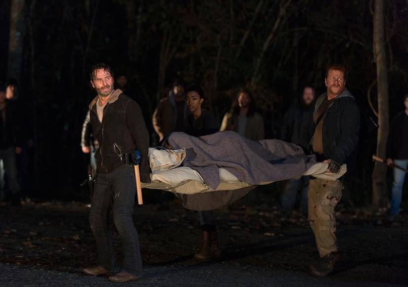 Watch Negan Kill in the The Walking Dead Season 6 Final Scene