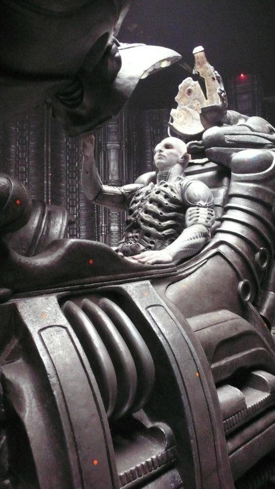 Prometheus Behind-the-Scenes Photos Reveal Huge Alien Spoilers!