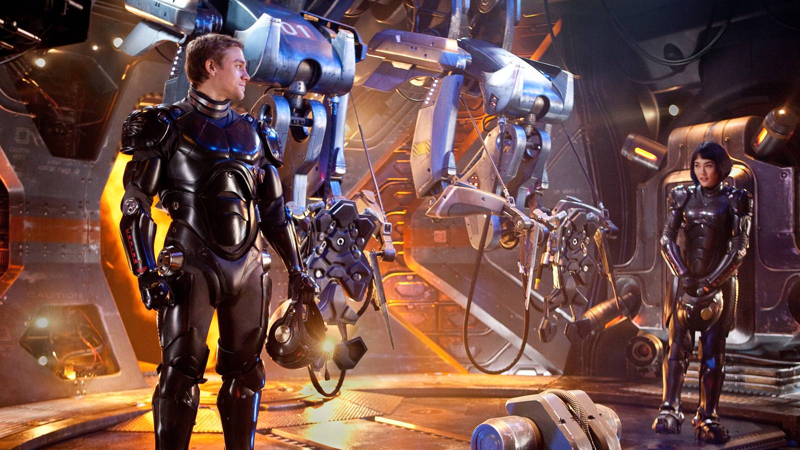 Pacific Rim Jaeger Photo with Charlie Hunnam and Rinko Kikuchi, image size:1600x900