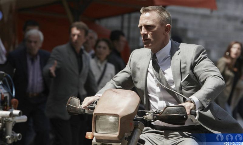Four Skyfall Behind-the-Scenes Photos
