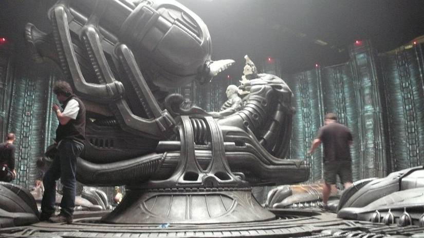 Prometheus Behind-the-Scenes Photos Reveal Huge Alien Spoilers!