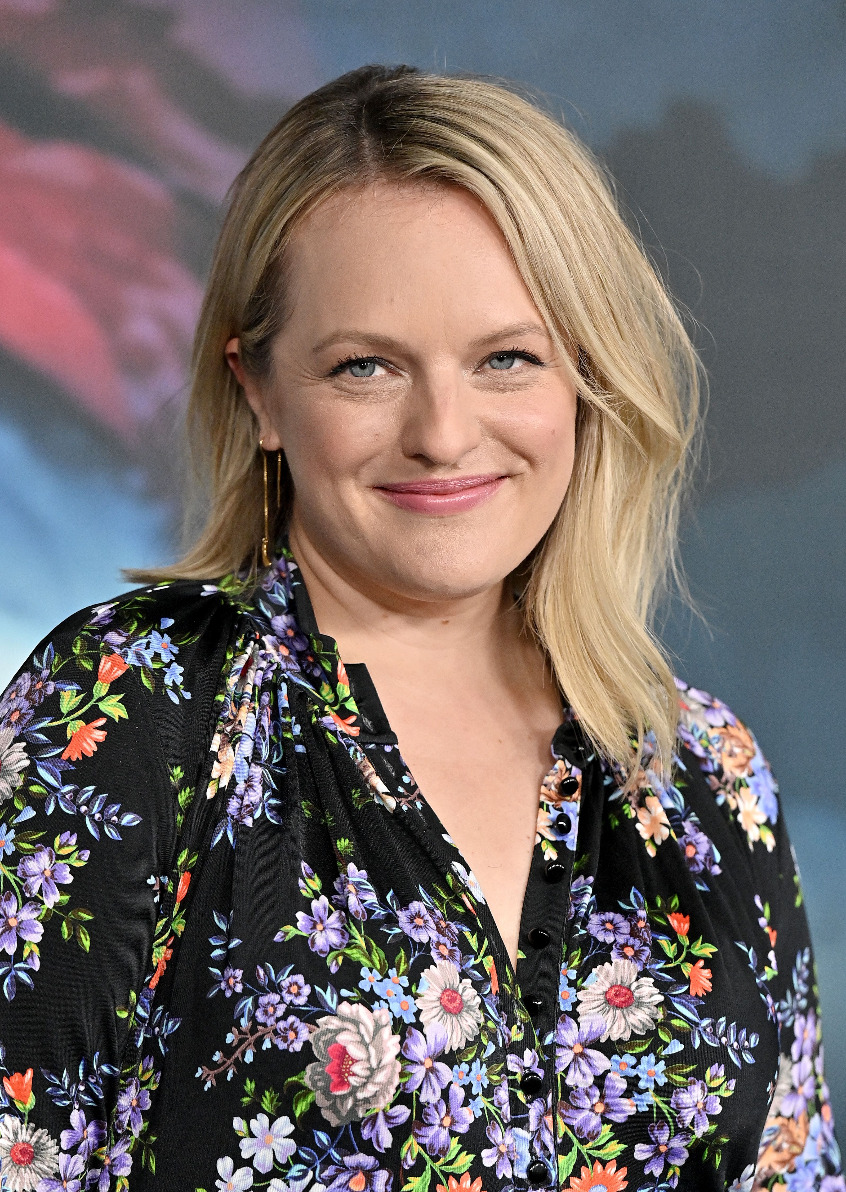 Elisabeth Moss como June Osborne em The Handmaid's Tale