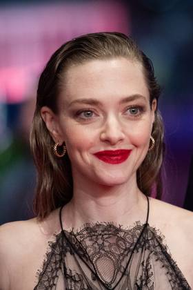 Amanda Seyfried "Not F***ing Apologizing" for Charlie Kirk Comments