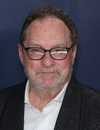 Stephen Root como Wyck em Widow's Bay