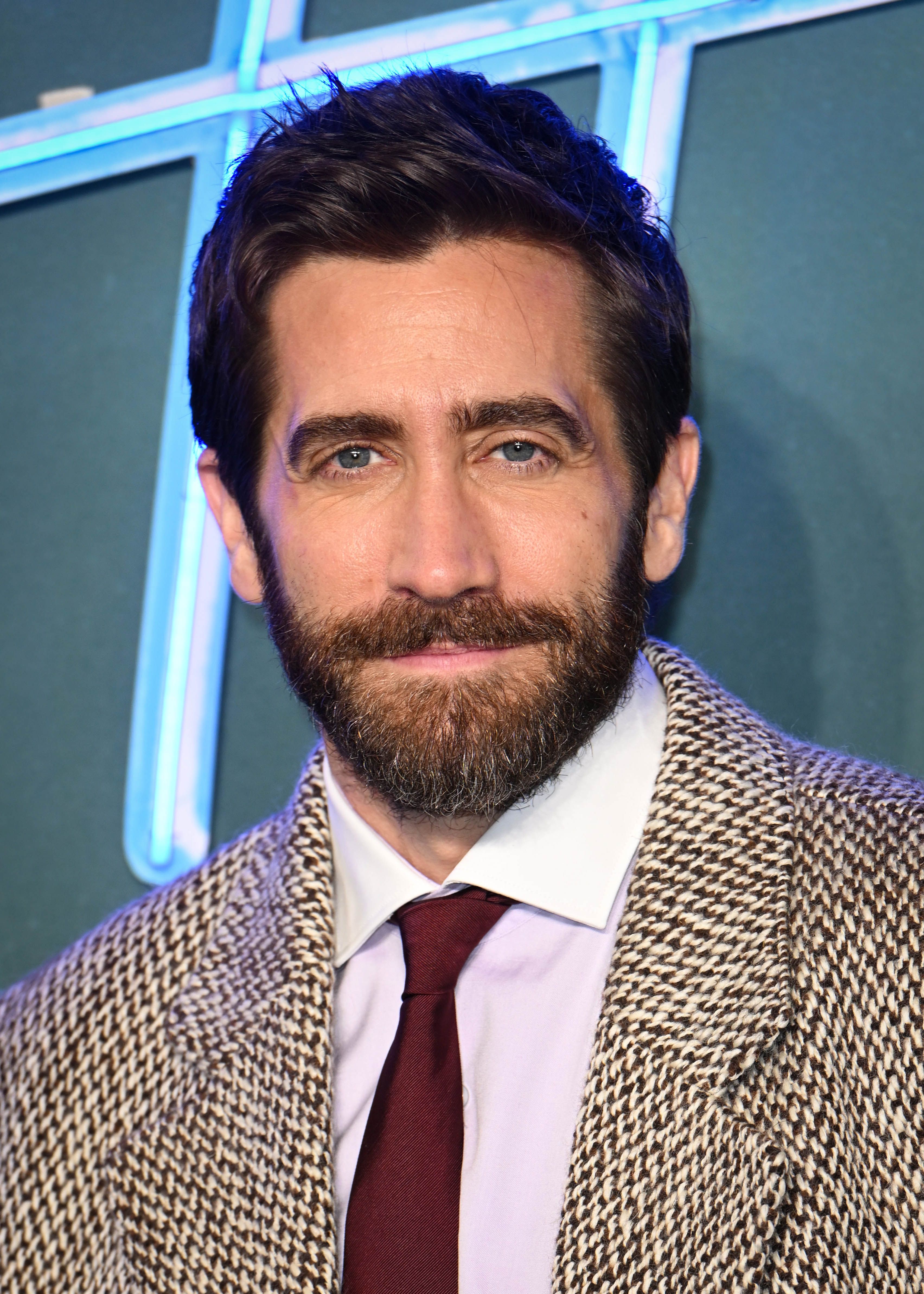 Jake Gyllenhaal como Bronco em In the Grey