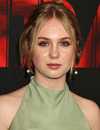 Ariel Donoghue como Riley em Trap